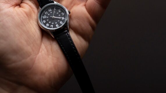 Bí quyết bảo quản dây da đồng hồ luôn như mới